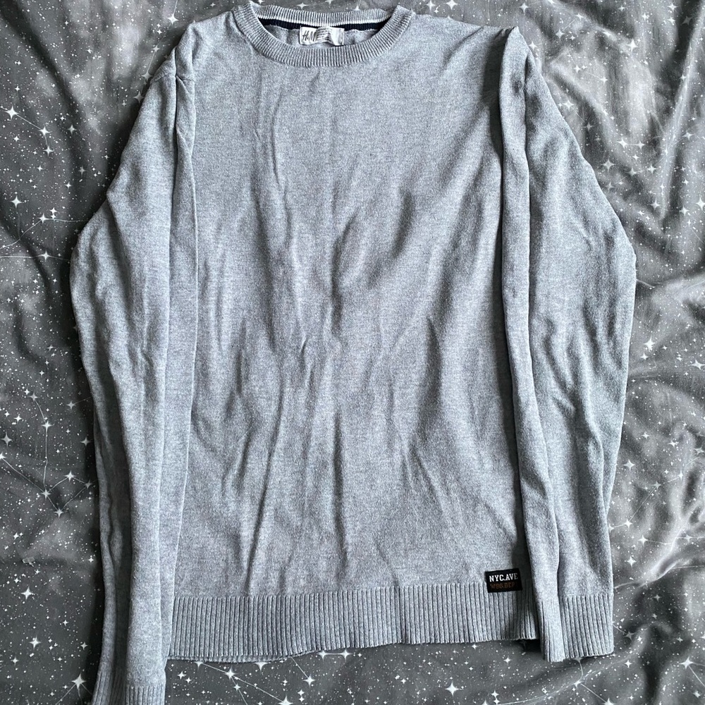 H&M Gray Sweater - Picture 4 of 4